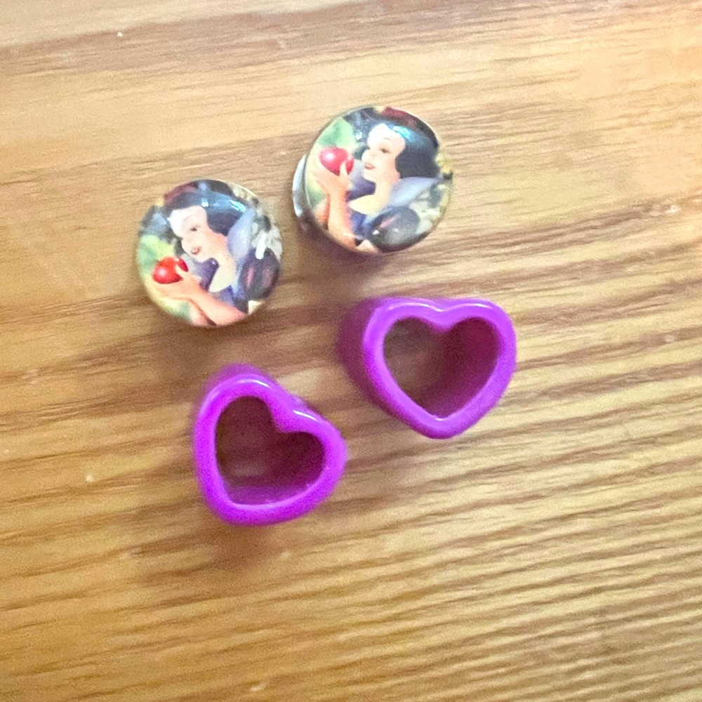 Bundle of 2 1/2” ear plugs/tunnels